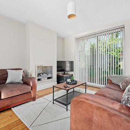 Fantastic, Modern 3 Bedroom House Manchester Exterior photo