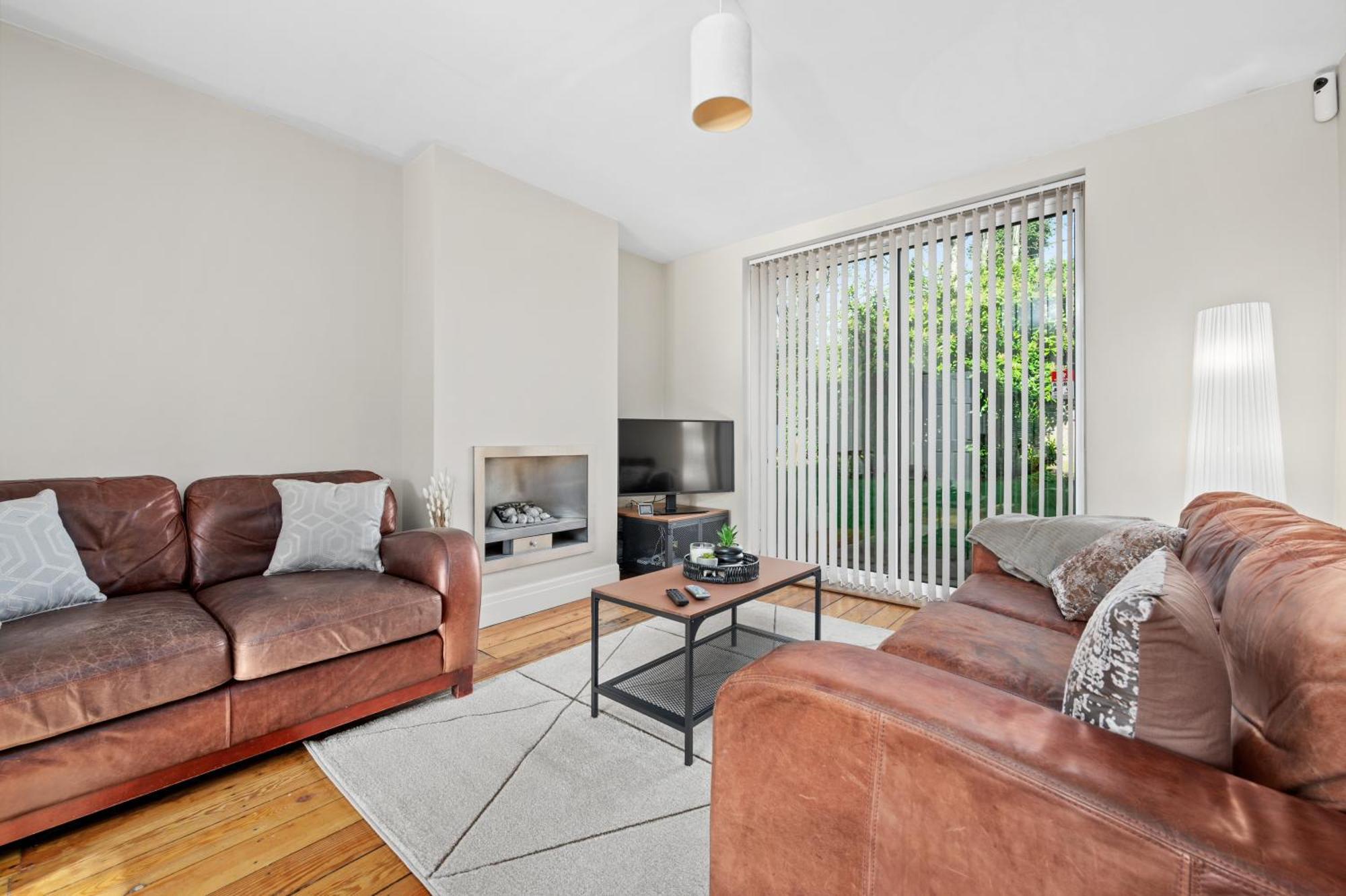 Fantastic, Modern 3 Bedroom House Manchester Exterior photo