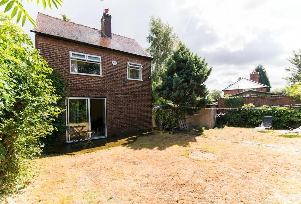 Fantastic, Modern 3 Bedroom House Manchester Exterior photo